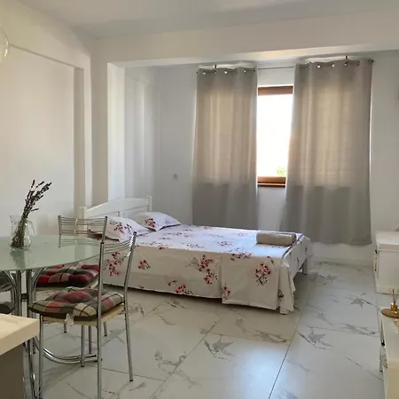 Garsoniera Lux Apartment *