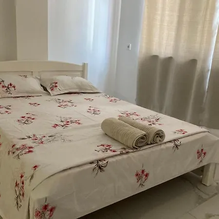 Apartment Garsoniera Lux *